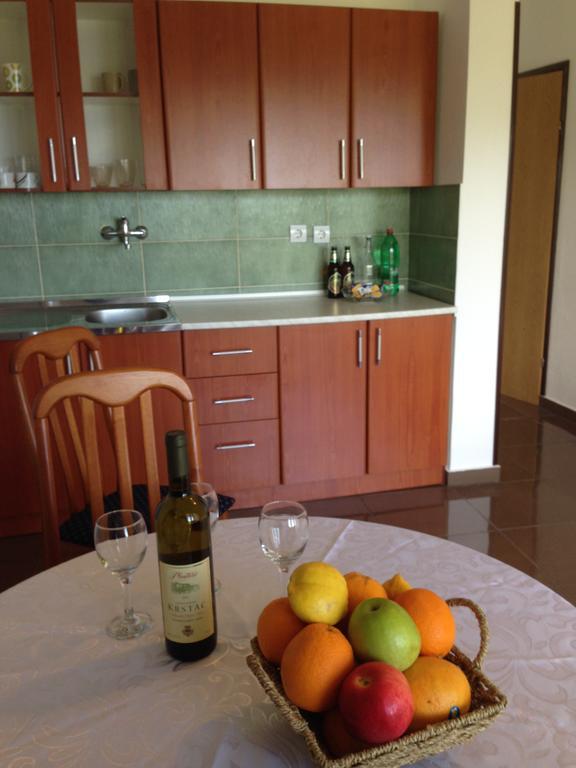 Apartmani Lazarevic Lustica Exterior photo