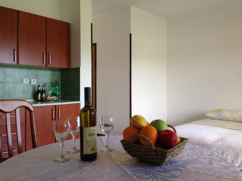 Apartmani Lazarevic Lustica Exterior photo